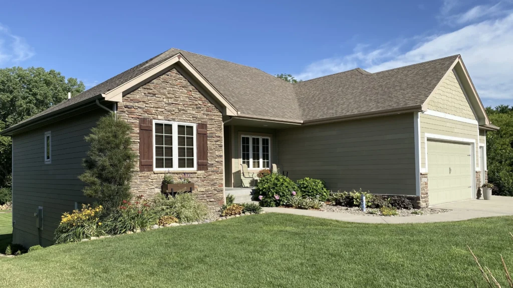 handeland construct siding contractor in huxley